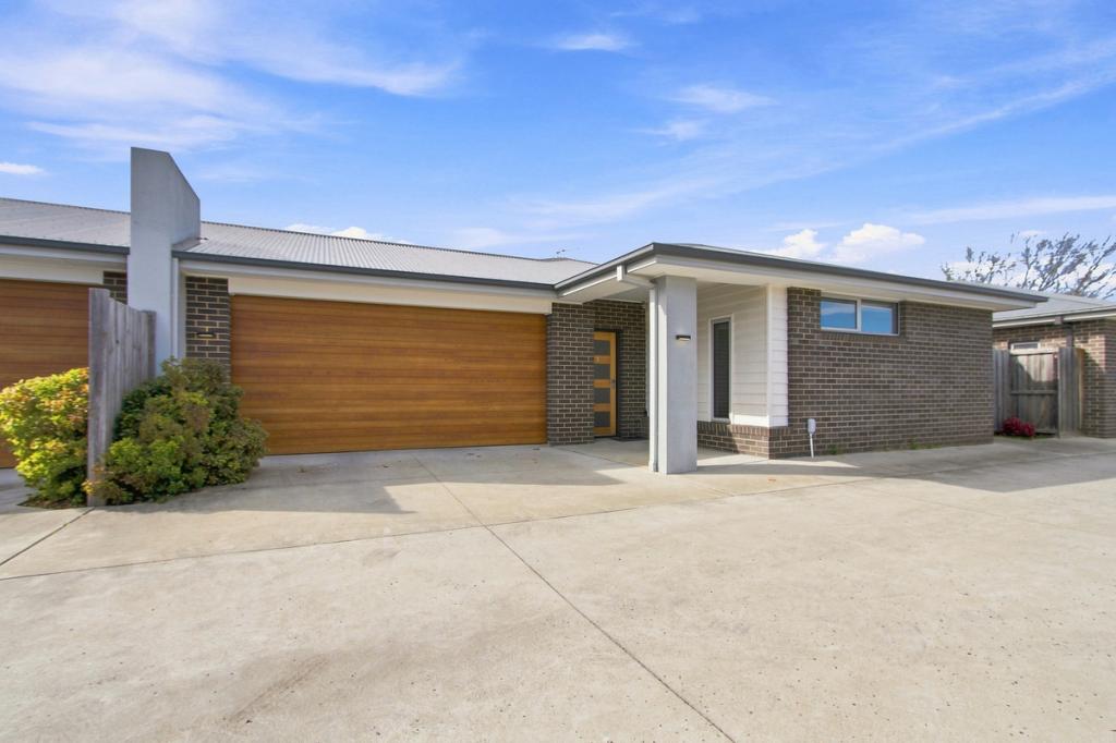 2 LAPWING LANE, SALE, VIC 3850