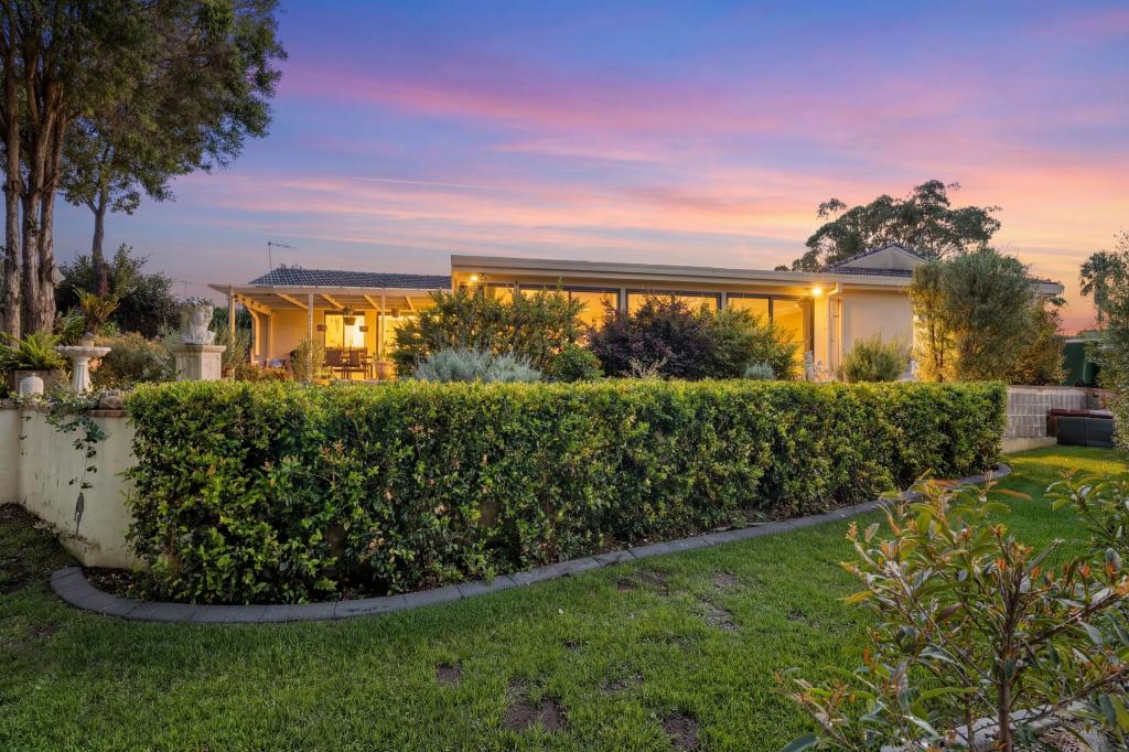 3 Robinia Pl, Alfords Point, NSW 2234