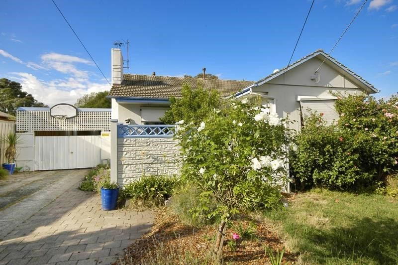 14 Coolac St, Chadstone, VIC 3148