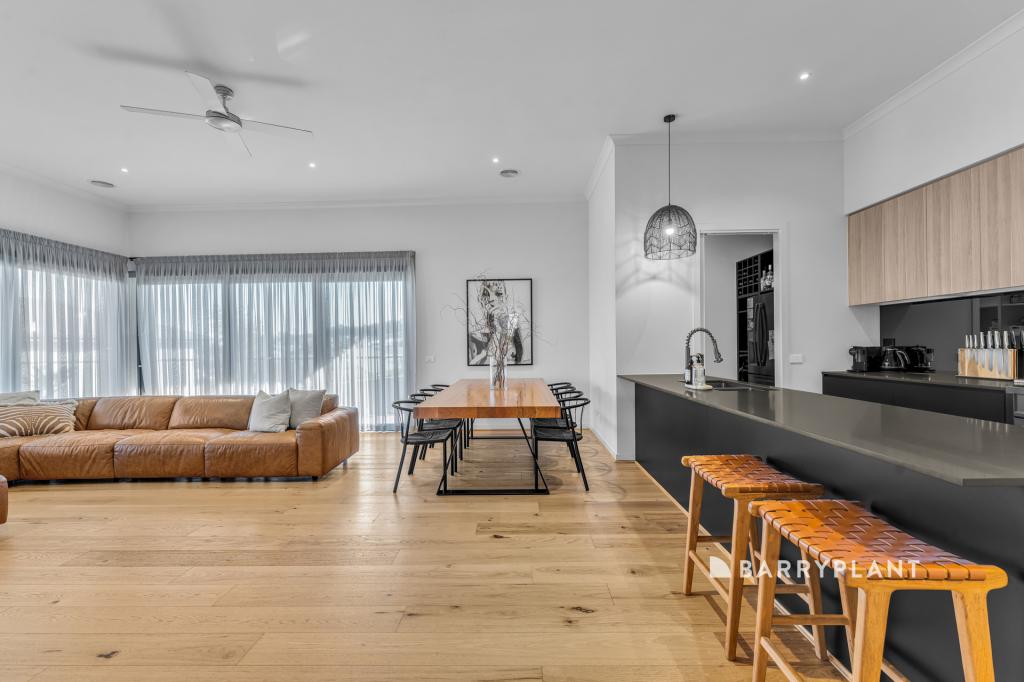 8 Cowdray Cres, Officer, VIC 3809