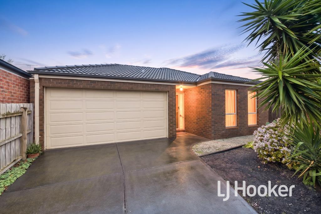 54 Bellarine Dr, Cranbourne, VIC 3977