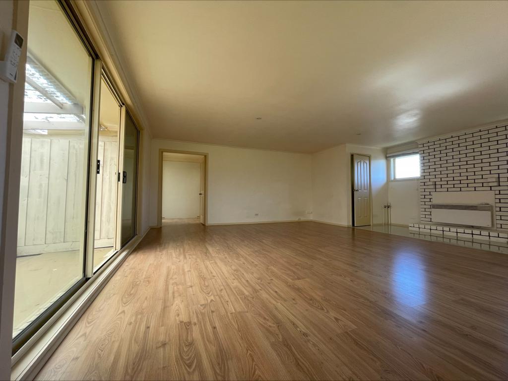 1/17 Garnet Ct, Hampton Park, VIC 3976