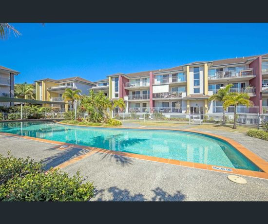 33 Clark St, Biggera Waters, QLD 4216