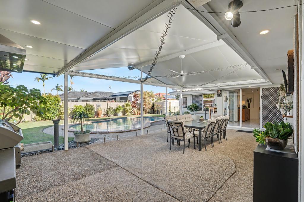 12 Santa Cruz Bvd, Clear Island Waters, QLD 4226