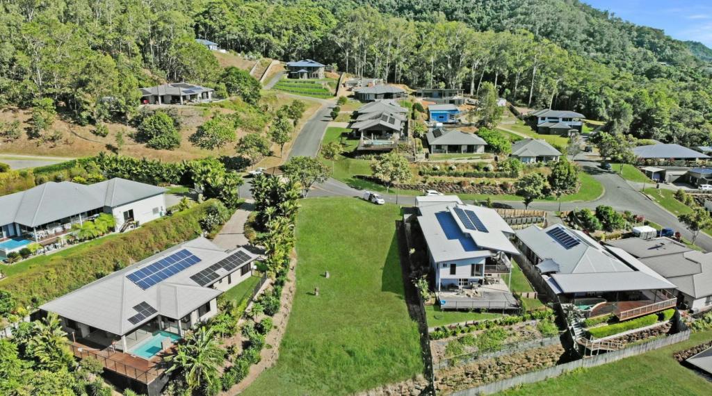 7 Bacalakis Cl, Mount Sheridan, QLD 4868