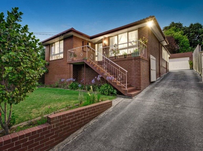 25 CYPRESS AVE, BURWOOD, VIC 3125