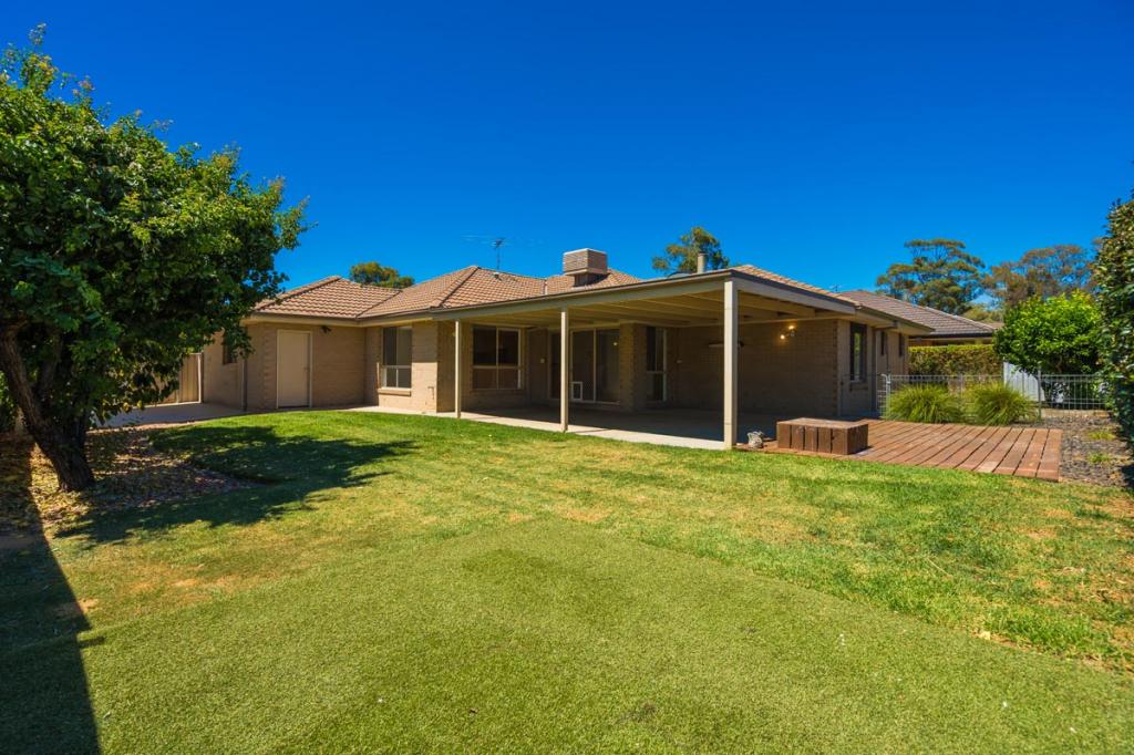 166 Hotham Cct, Thurgoona, NSW 2640