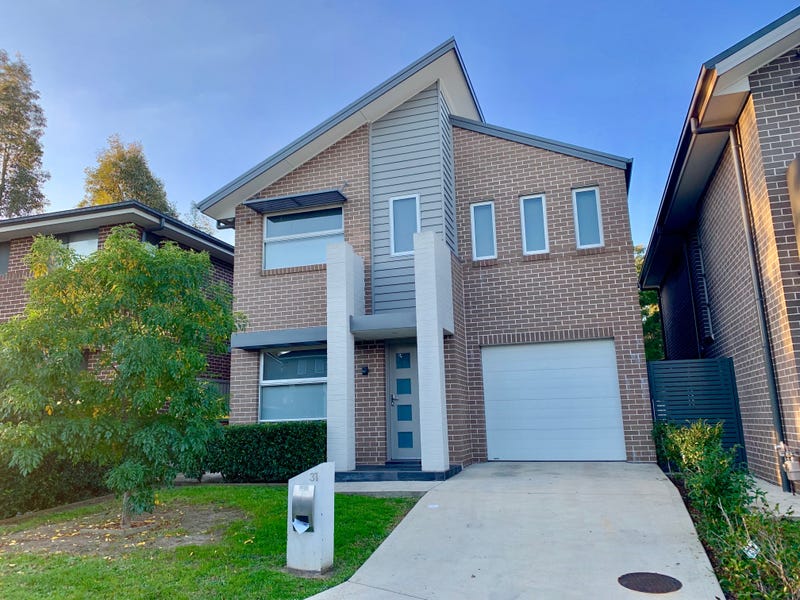 31 Alpine Pl, Carnes Hill, NSW 2171