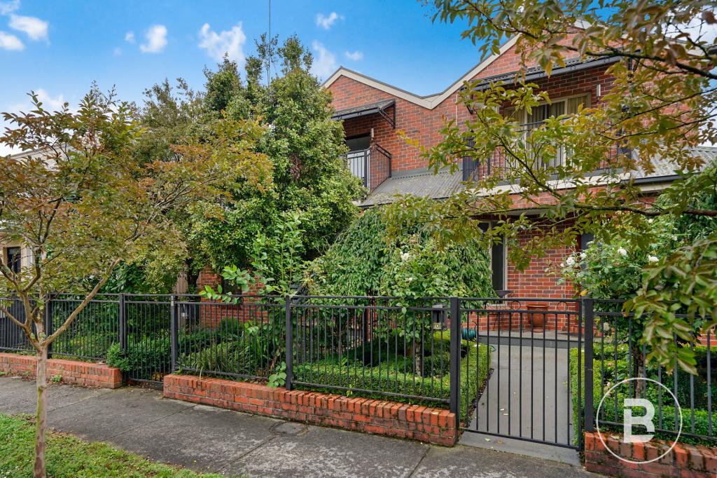 1/10 Devon St, Lake Wendouree, VIC 3350