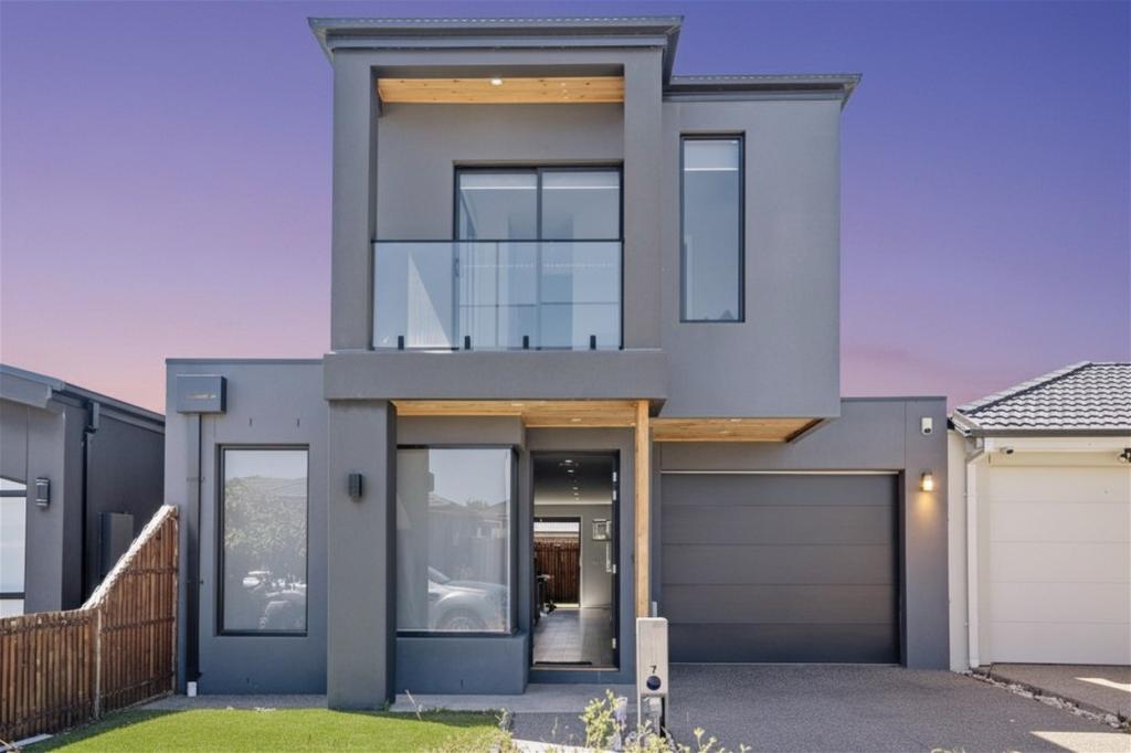 7 SELBY WAY, DONNYBROOK, VIC 3064