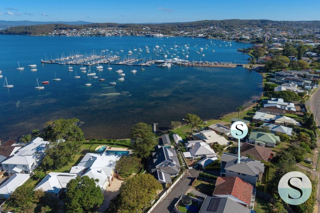 17 BELLEVUE RD, BELMONT, NSW 2280