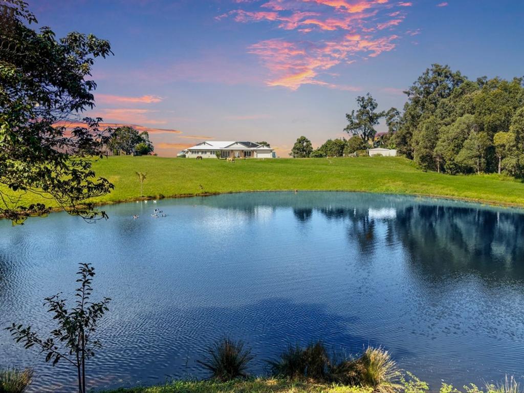 11/463 Gold Creek Rd, Brookfield, QLD 4069