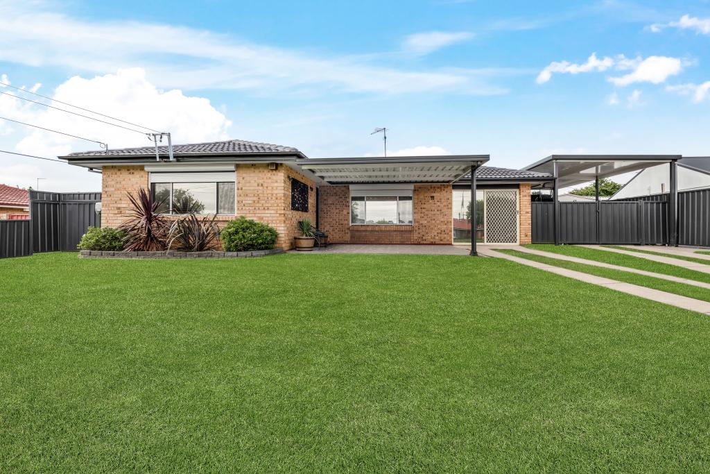 11 Thrift St, Colyton, NSW 2760