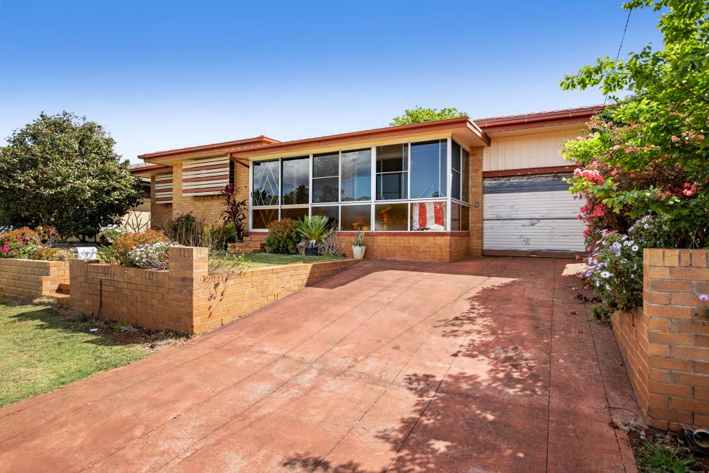 257 Mackenzie St, Centenary Heights, QLD 4350