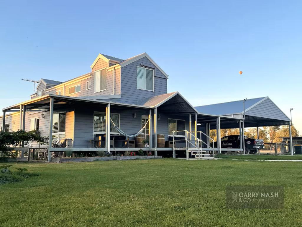 190 Reillys Lane, Oxley, VIC 3678