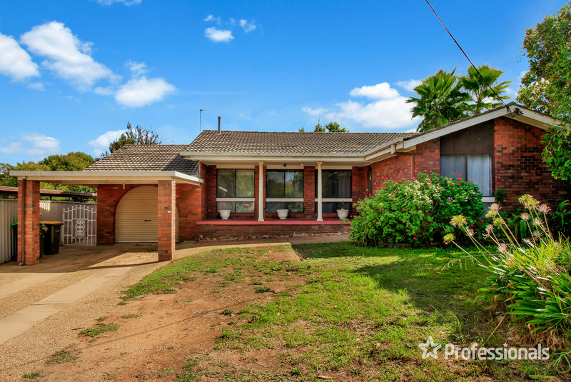 15 Ries Cres, Tolland, NSW 2650