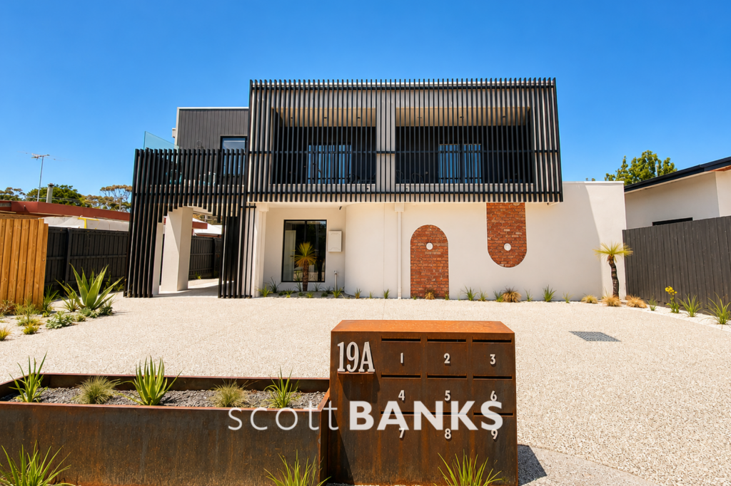 2/19A THOMPSON CT, WERRIBEE, VIC 3030