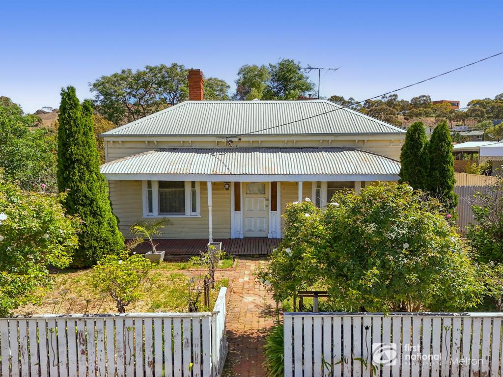 9 PARWAN RD, MADDINGLEY, VIC 3340