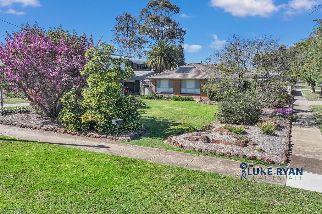 13 Diggora Rd, Rochester, VIC 3561