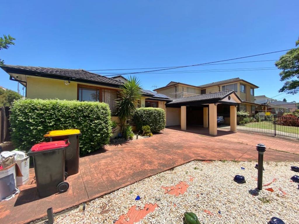 23 Wynyard Ave, Bass Hill, NSW 2197