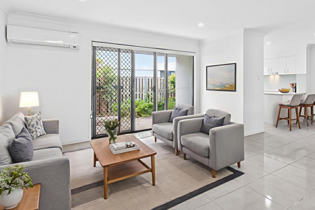 21/2 Pandanus Pl, Upper Coomera, QLD 4209