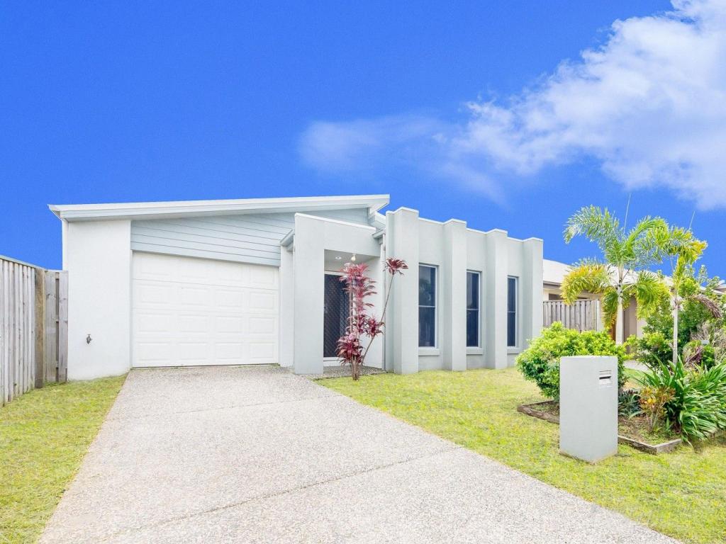 11 Cable Ct, Blacks Beach, QLD 4740