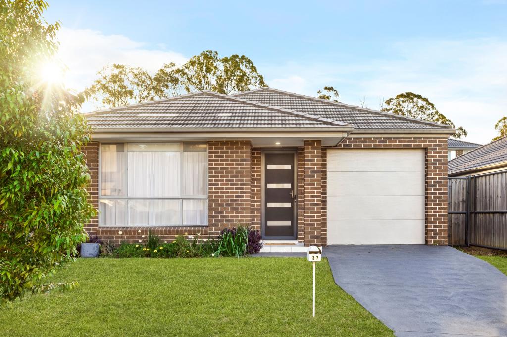 37 MATTHIAS ST, RIVERSTONE, NSW 2765