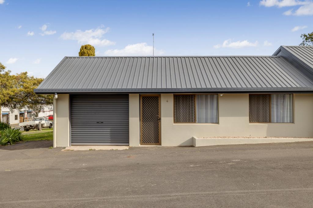 4/7 Stradbroke St, Rockville, QLD 4350