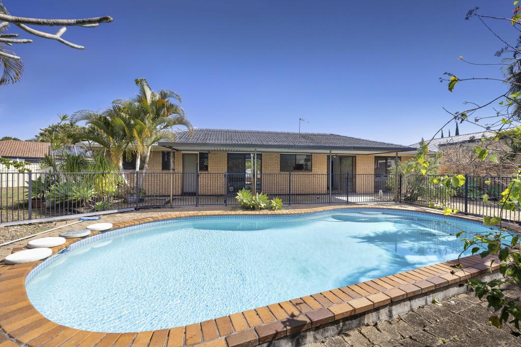 3 Goroka Ct, Clear Island Waters, QLD 4226