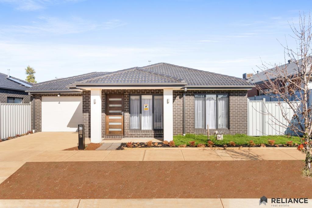 42 Canterbury Cct, Melton South, VIC 3338