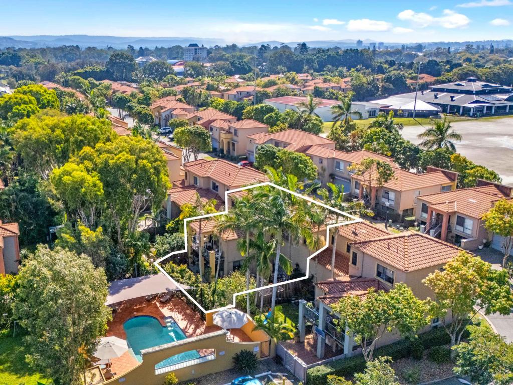 92/20 FAIRWAY DR, CLEAR ISLAND WATERS, QLD 4226