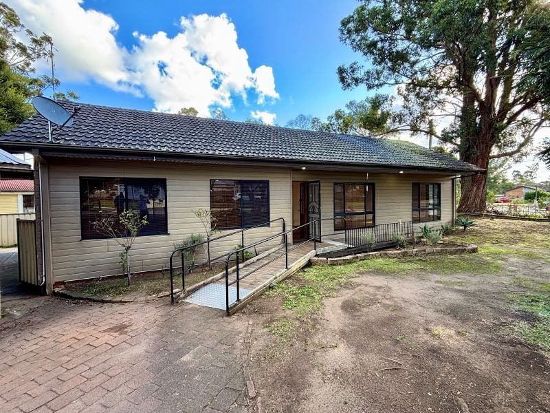 37 Fields Rd, Macquarie Fields, NSW 2564