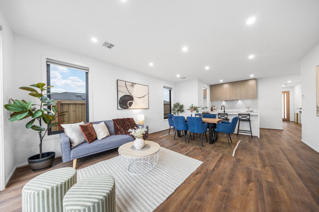 17 CLIMBING DR, WYNDHAM VALE, VIC 3024