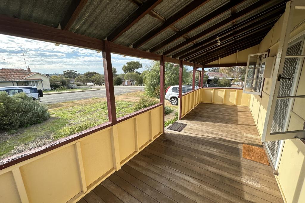 7 HOPKINS ST, BEVERLEY, WA 6304