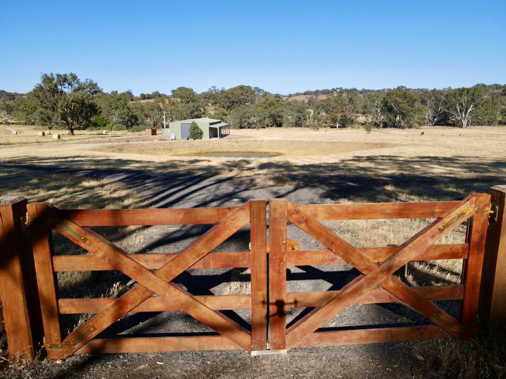 1254 AXE CREEK RD, SEDGWICK, VIC 3551