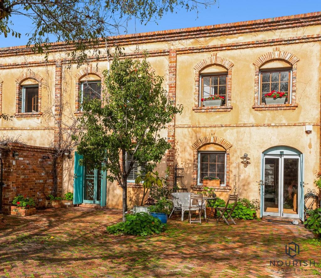 2/25 Grey St, Fremantle, WA 6160
