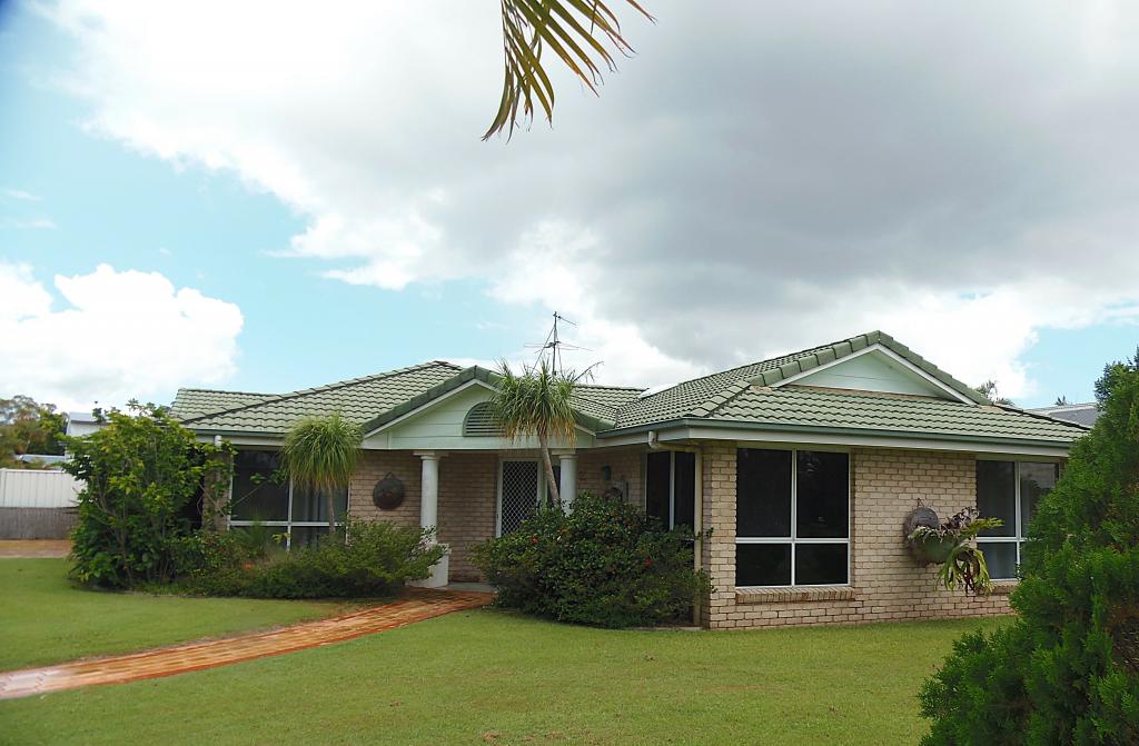 2 Acacia Cres, Tin Can Bay, QLD 4580