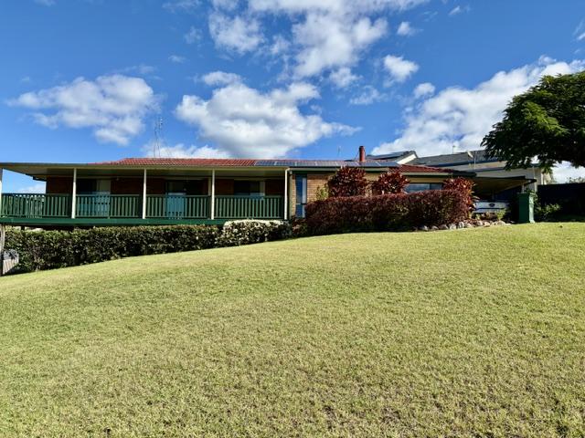 2 Kincaid Dr, Highland Park, QLD 4211
