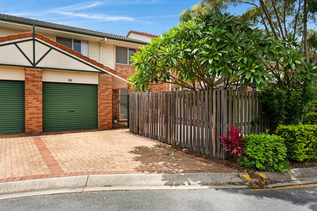 43/2 Cassowary Dr, Burleigh Waters, QLD 4220