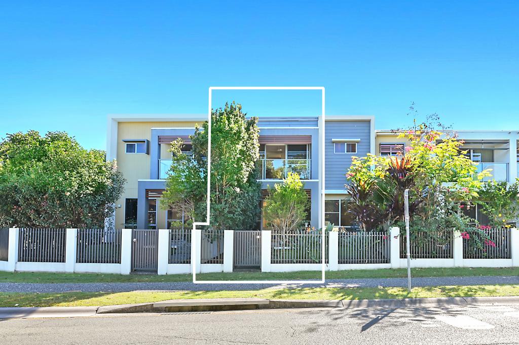 2/3031 The Boulevard, Carrara, QLD 4211