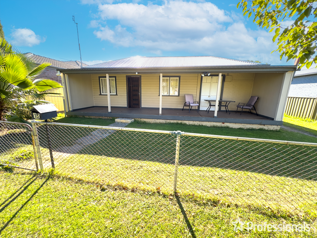 12 LYDIA ST, SOUTH TAMWORTH, NSW 2340