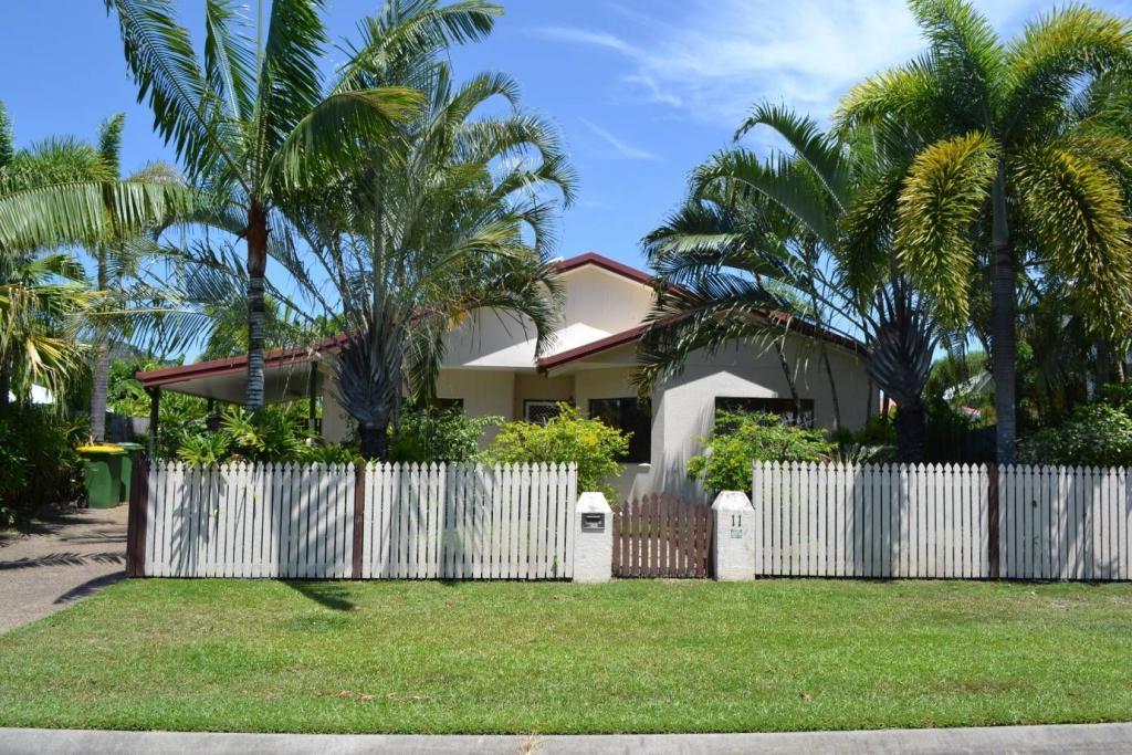 11 Dolphin Cl, Kewarra Beach, QLD 4879