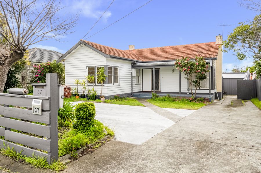 37 HIGH ST RD, ASHWOOD, VIC 3147