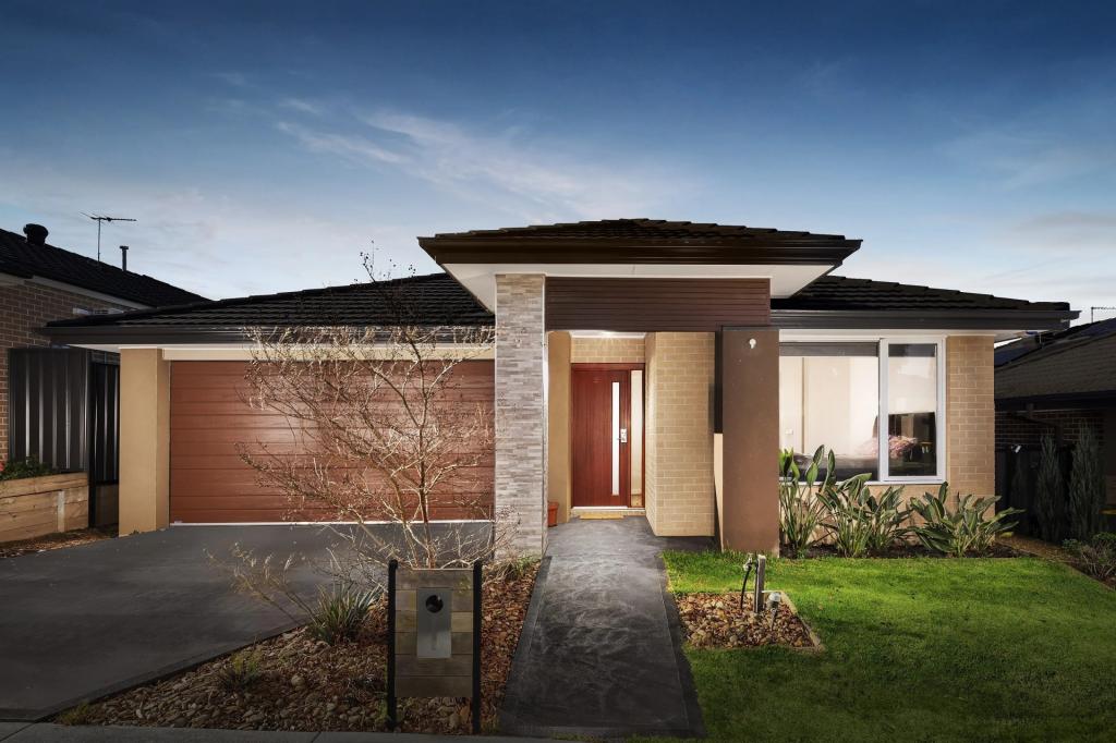 8 COCHRANES RD, MERNDA, VIC 3754