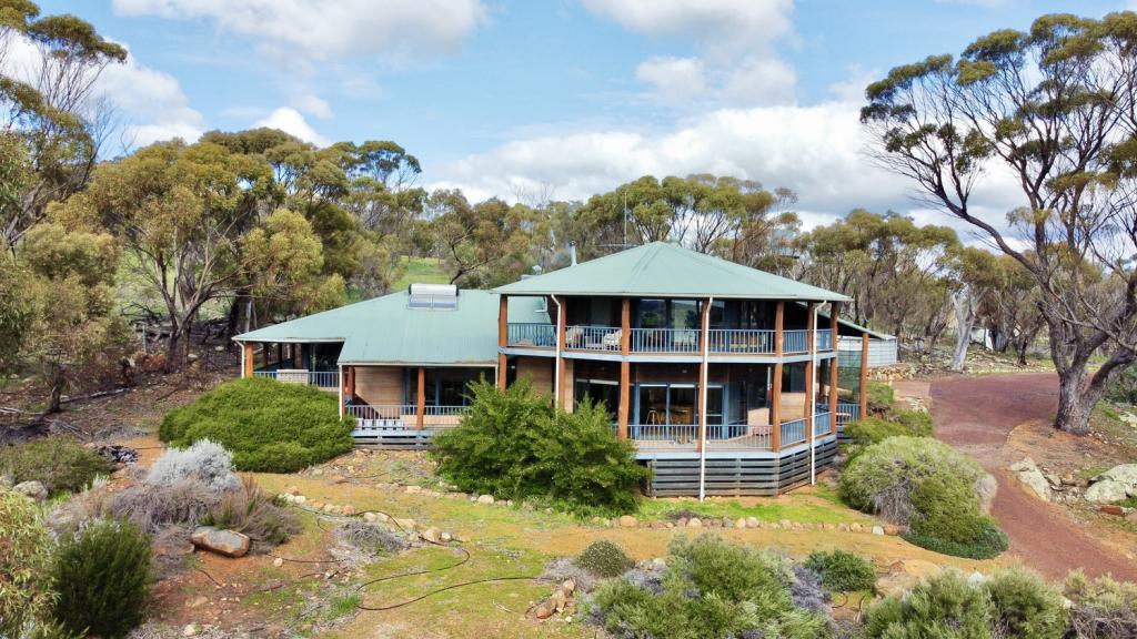 787 Mokine Rd, St Ronans, WA 6302