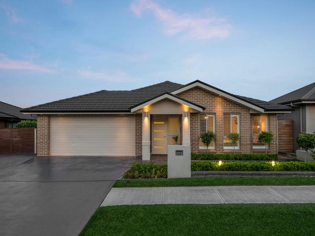 14 AGOSTINI CCT, ORAN PARK, NSW 2570