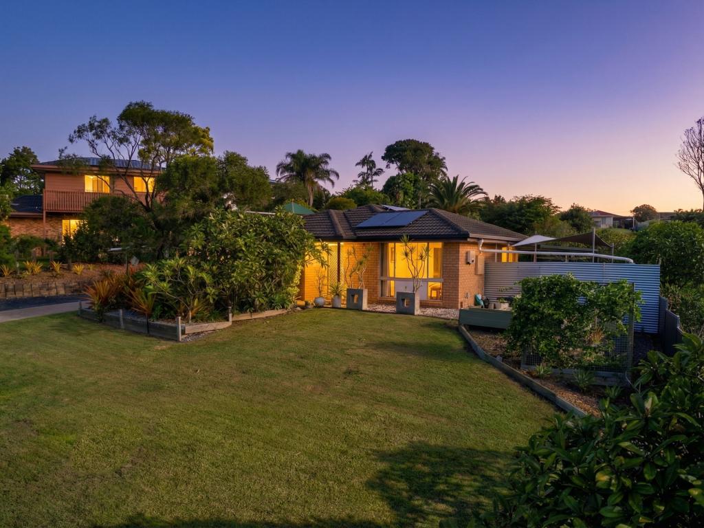 12 Balfour Cres, Highland Park, QLD 4211