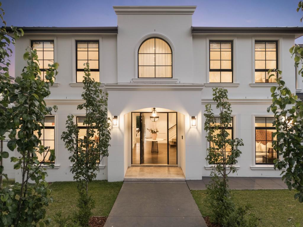 93 WARRIMOO AVE, ST IVES, NSW 2075