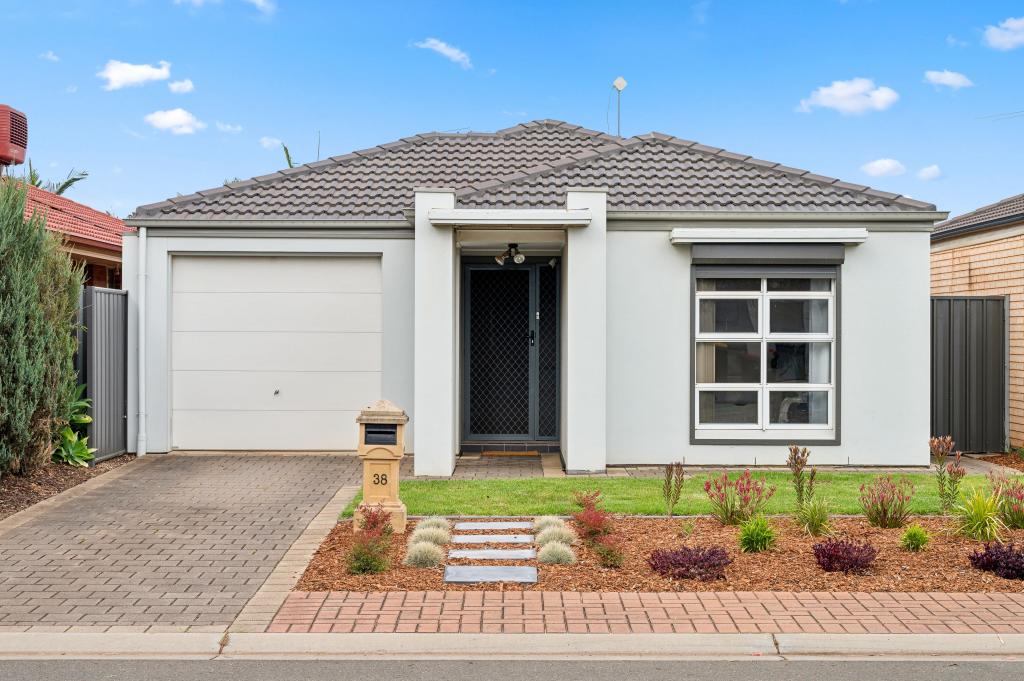 38 Oakwood Cct, Munno Para West, SA 5115