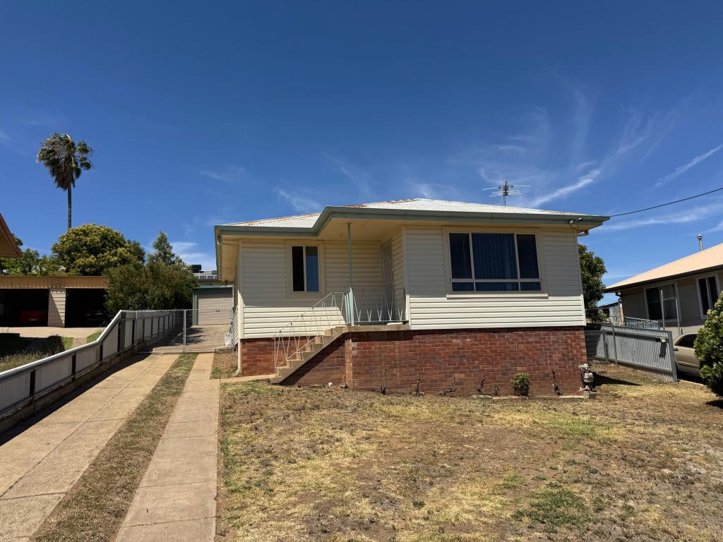 108 BERTHONG ST, YOUNG, NSW 2594